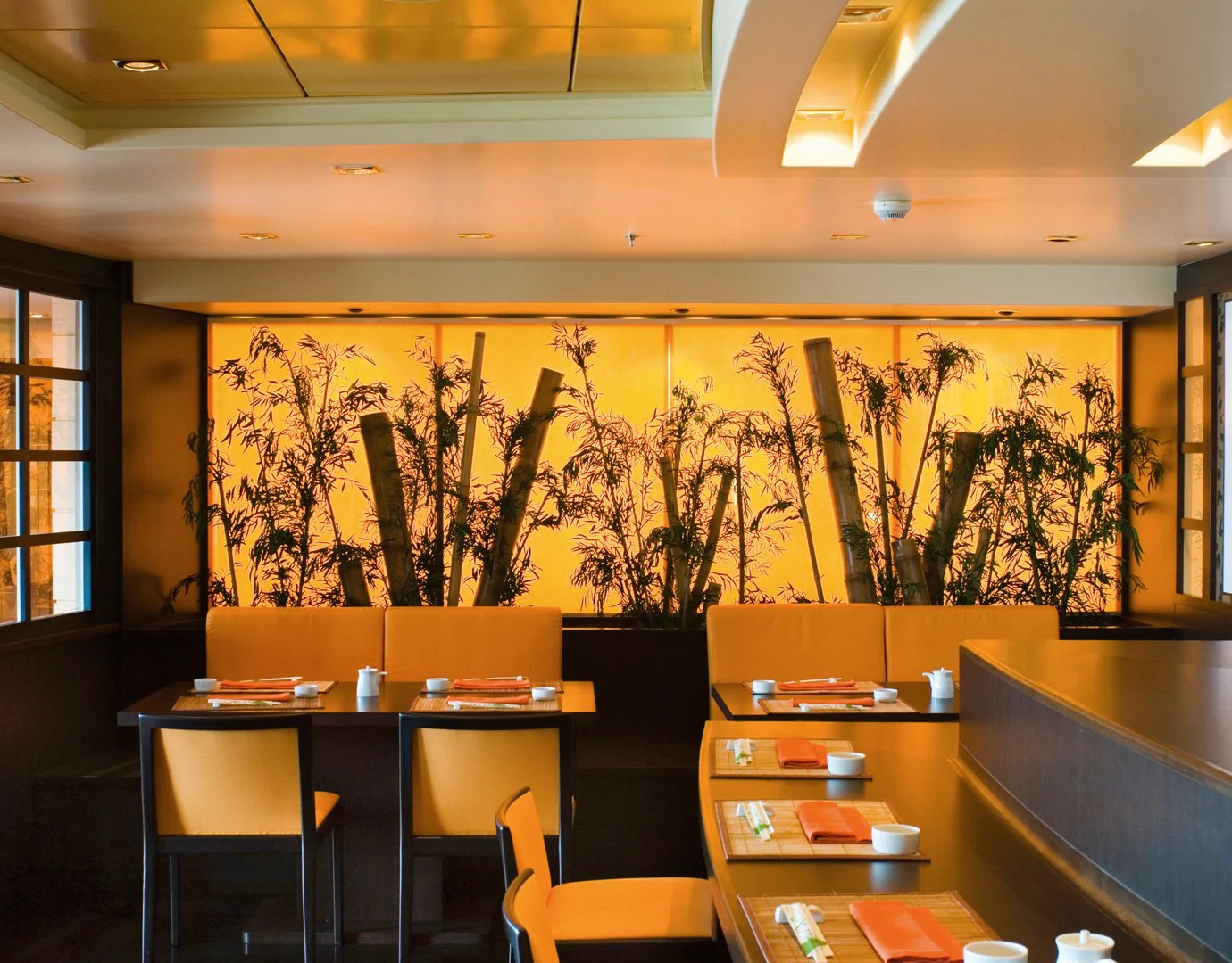 mu_restaurant_and_bar_kaito_sushi_bar_02